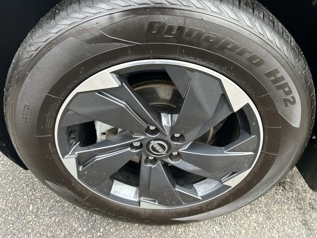 Used 2025 Nissan Rogue SV image 9