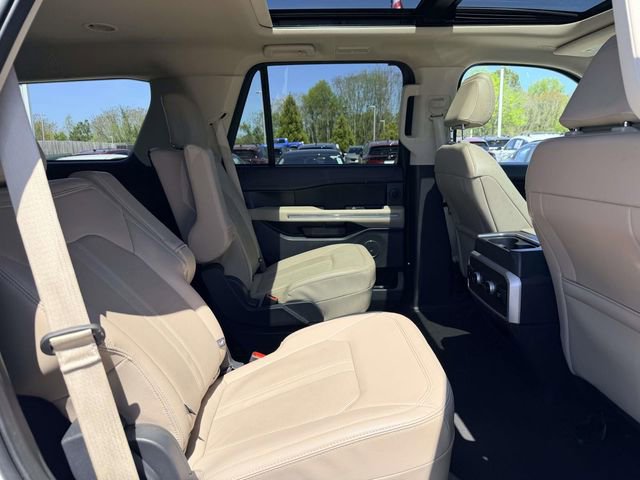 Used 2024 Ford Expedition Limited image 11