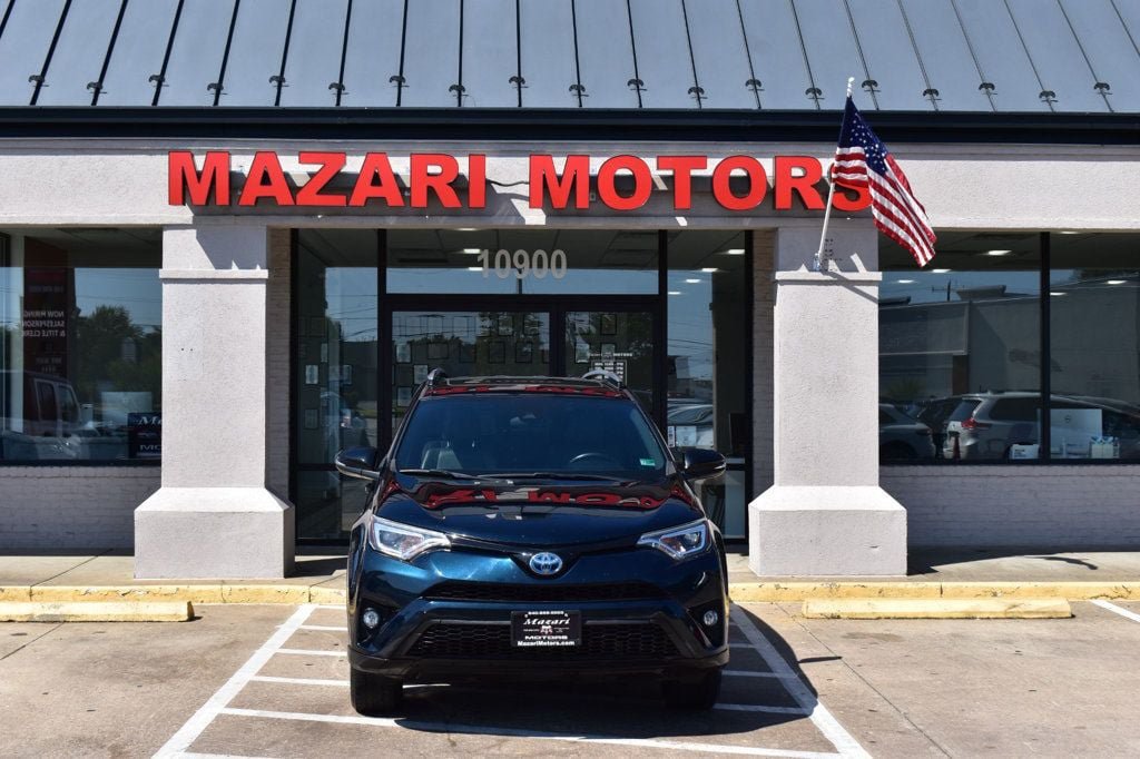 Used 2018 Toyota RAV4 SE AWD/4WD image 5