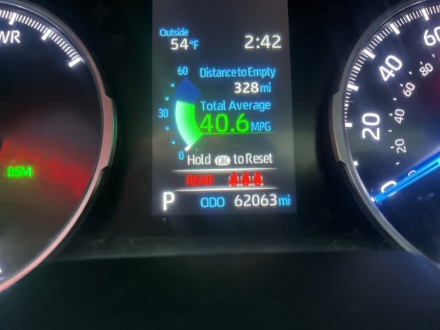 Used 2022 Toyota RAV4 SE image 36