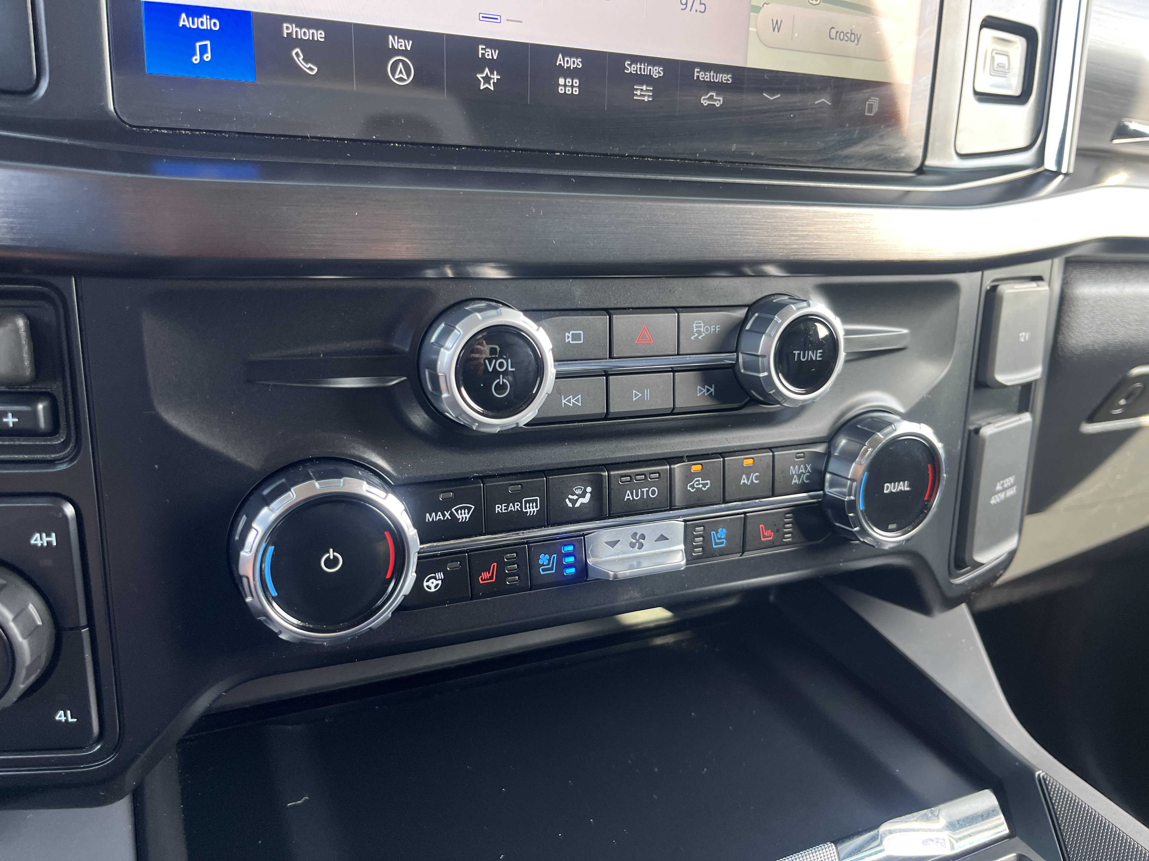 Used 2026 Ford F350 Lariat w/ FX4 Off-Road Package AWD/4WD image 28