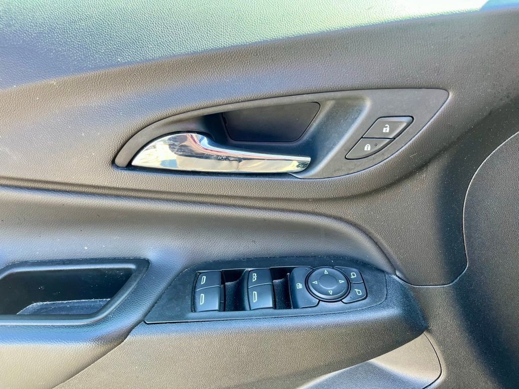 Used 2023 Chevrolet Equinox LT image 9