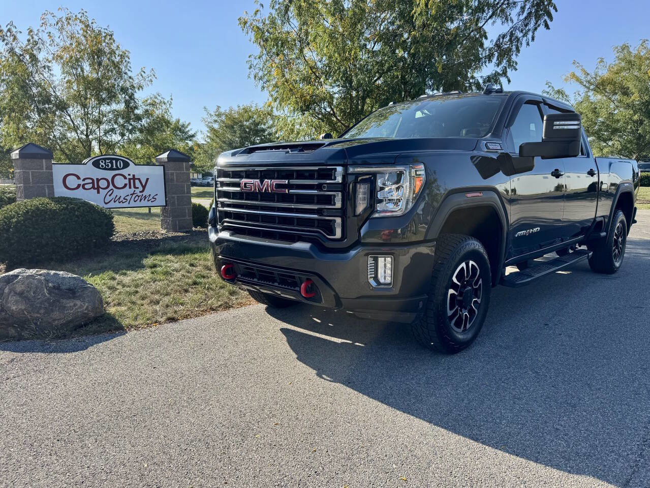 Used 2020 GMC Sierra 2500 AT4 w/ AT4 Preferred Package image 1