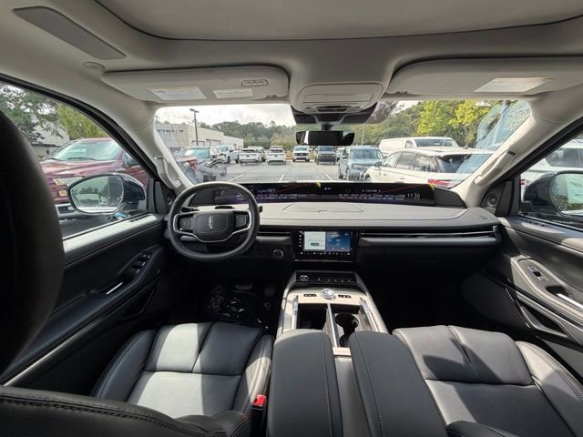 New 2025 Lincoln Navigator Reserve image 8