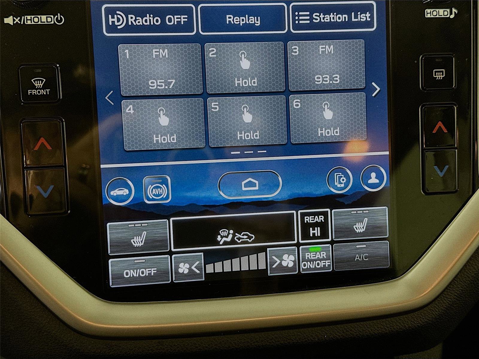 Used 2024 Subaru Ascent Premium w/ Convenience Package image 9