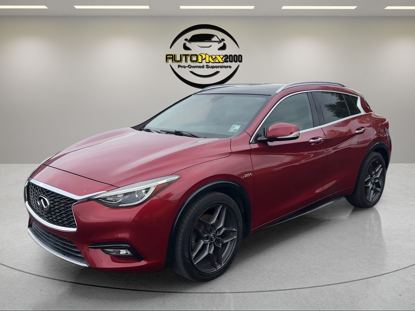 Used 2018 INFINITI QX30 Premium w/ Navigation Package FWD image 3