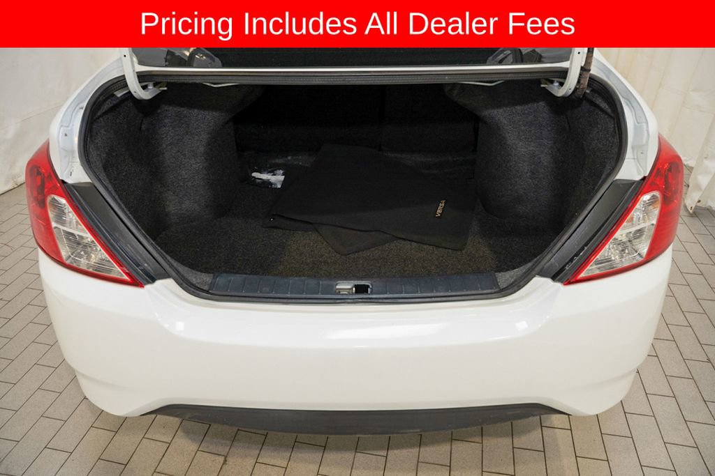Used 2016 Nissan Versa FWD image 5