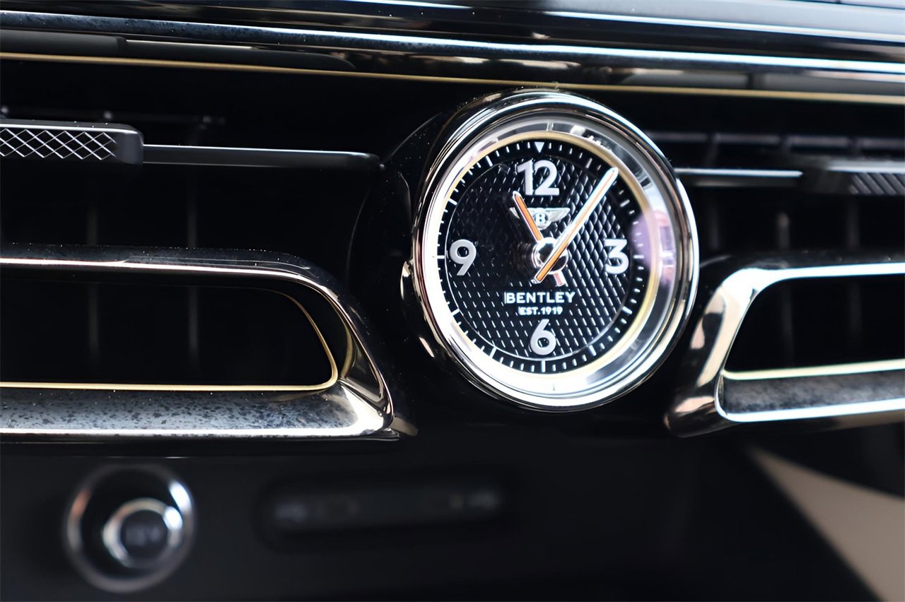 New 2025 Bentley Flying Spur Plug-In Hybrid image 28