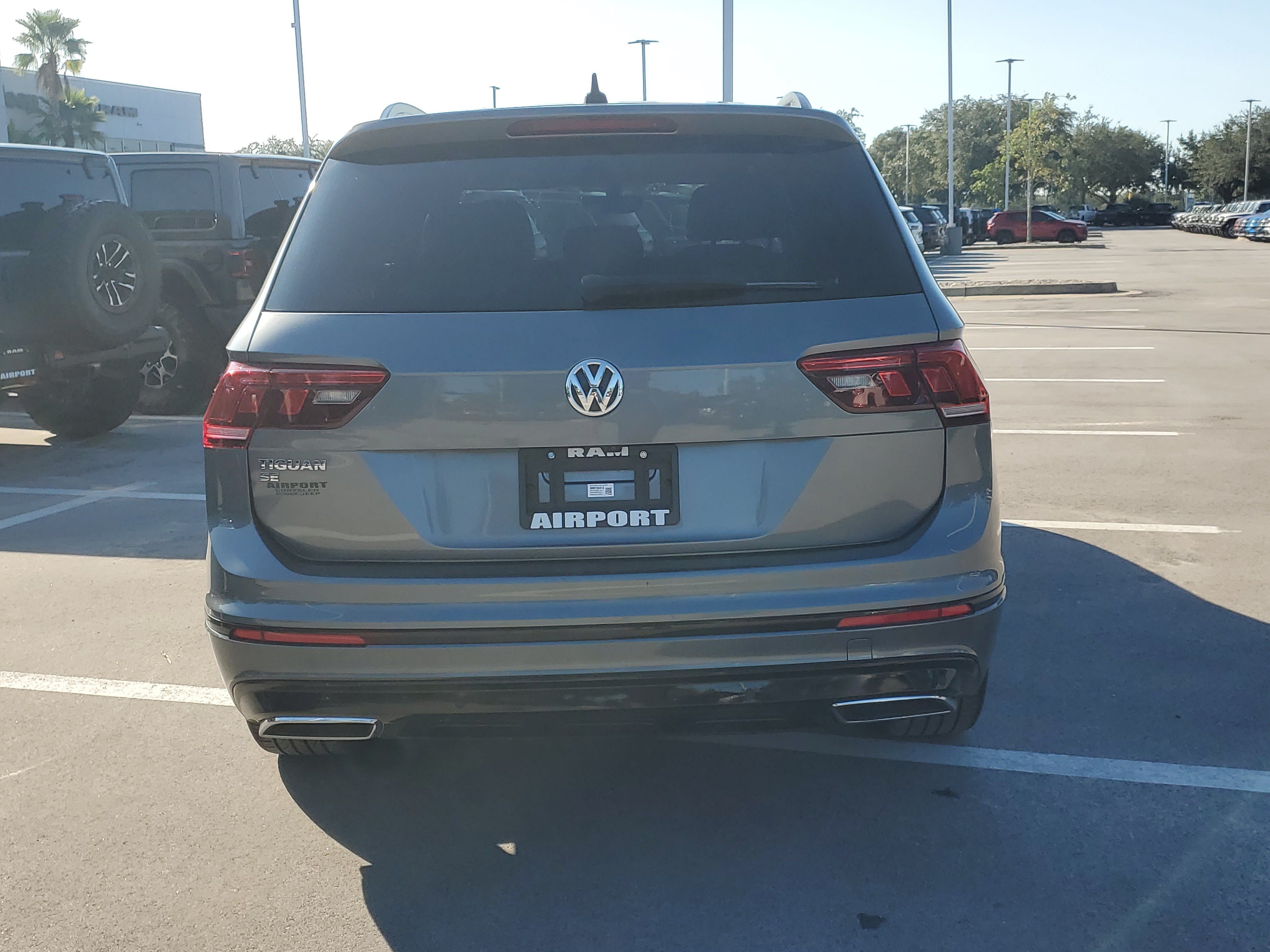 Used 2021 Volkswagen Tiguan SE R-Line FWD image 7