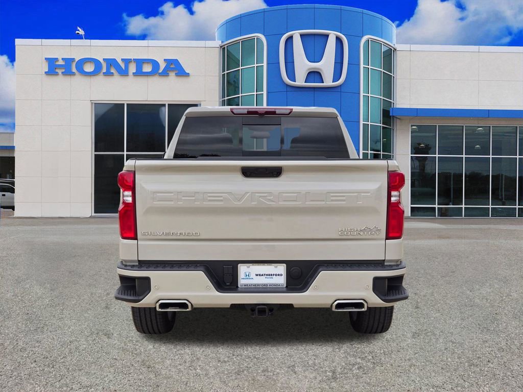 Used 2026 Chevrolet Silverado 1500 High Country AWD/4WD image 4