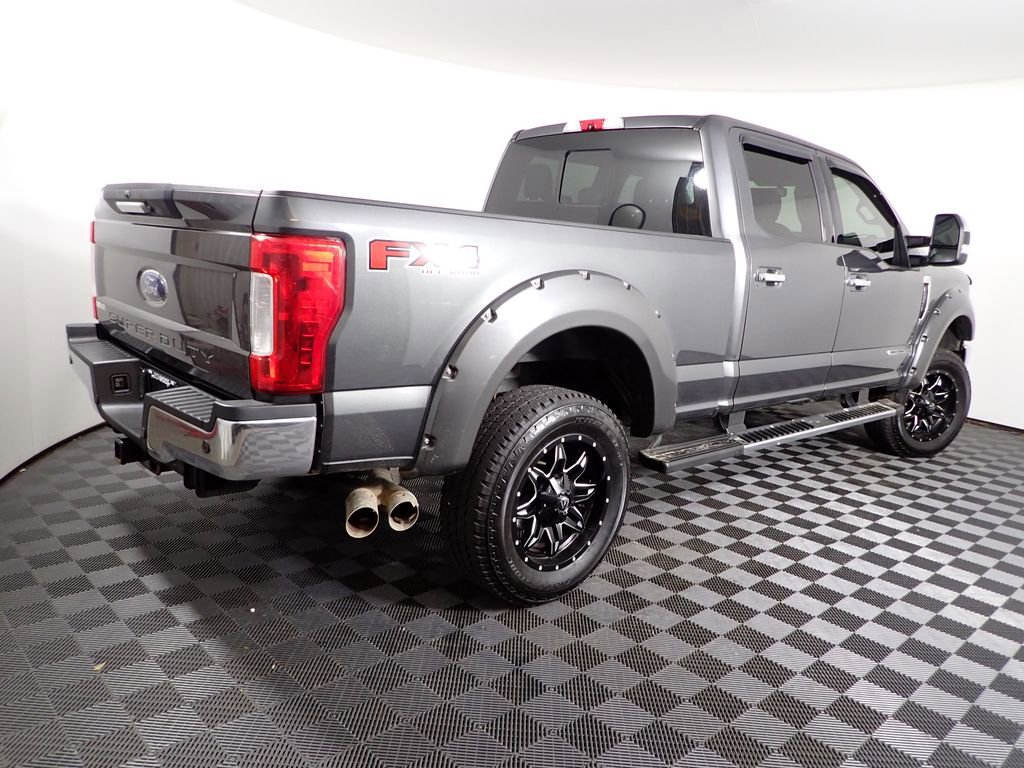 Used 2019 Ford F350 Lariat w/ Chrome Package image 17