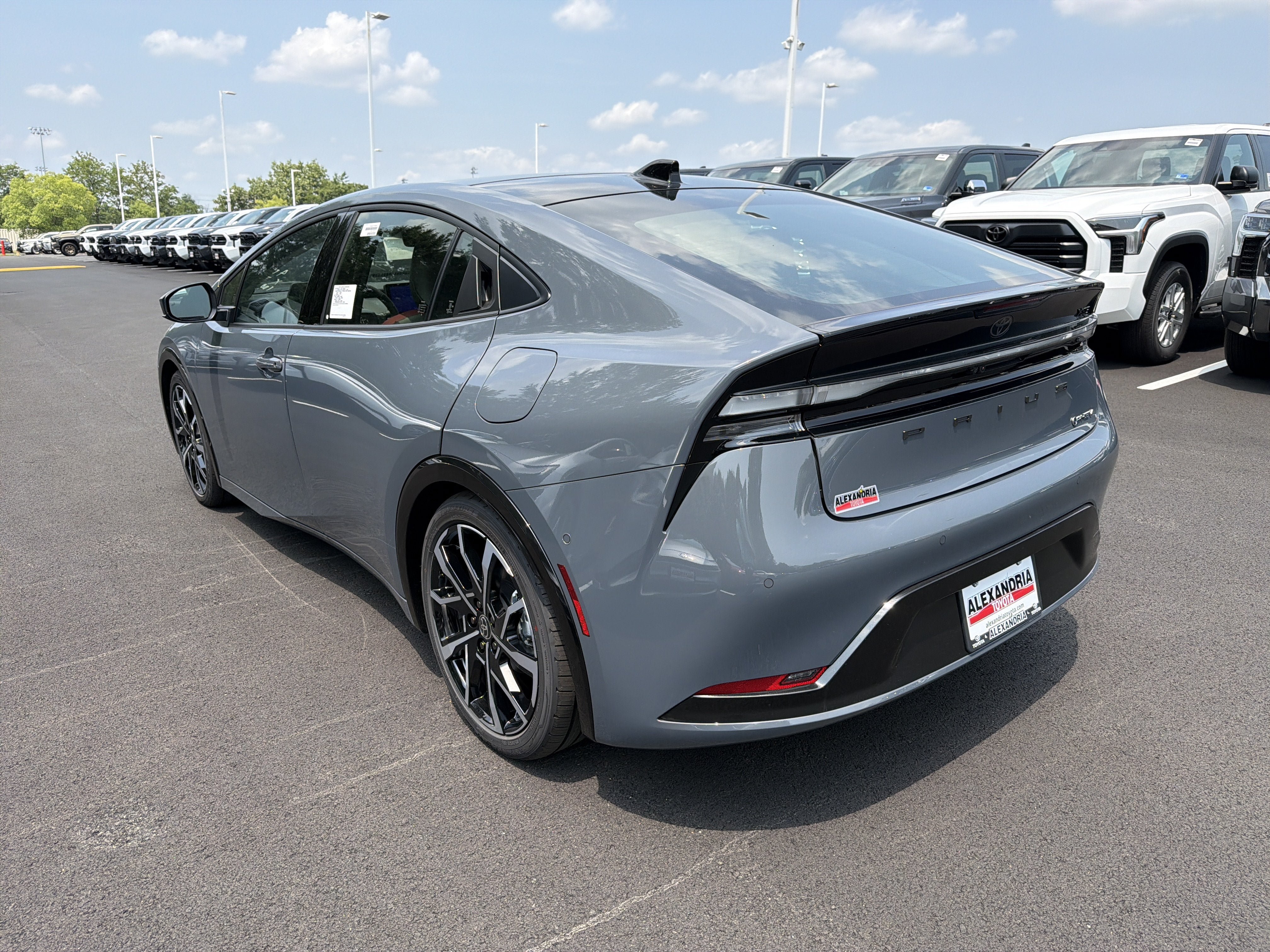 New 2026 Toyota Prius Plug-In Hybrid FWD image 6