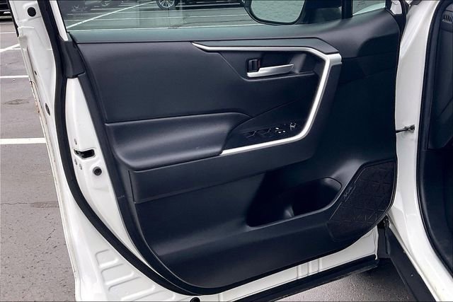 Used 2019 Toyota RAV4 XLE FWD image 23
