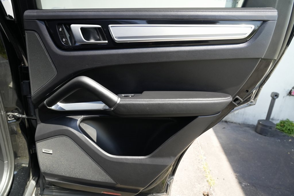 Used 2022 Porsche Cayenne Turbo image 41