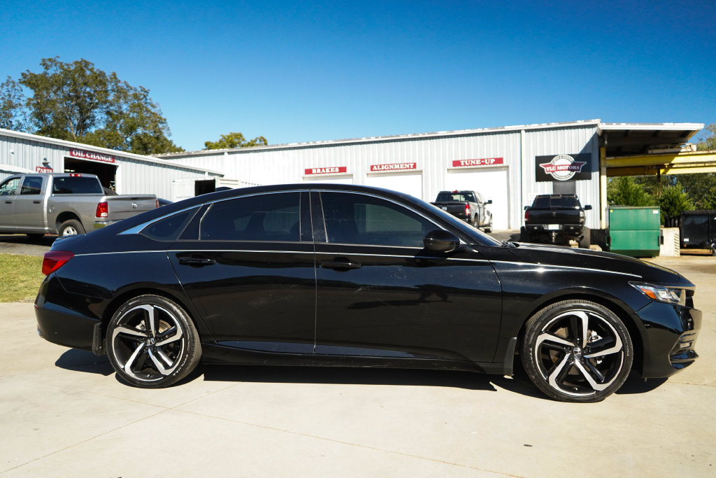 Used 2019 Honda Accord Sport image 3