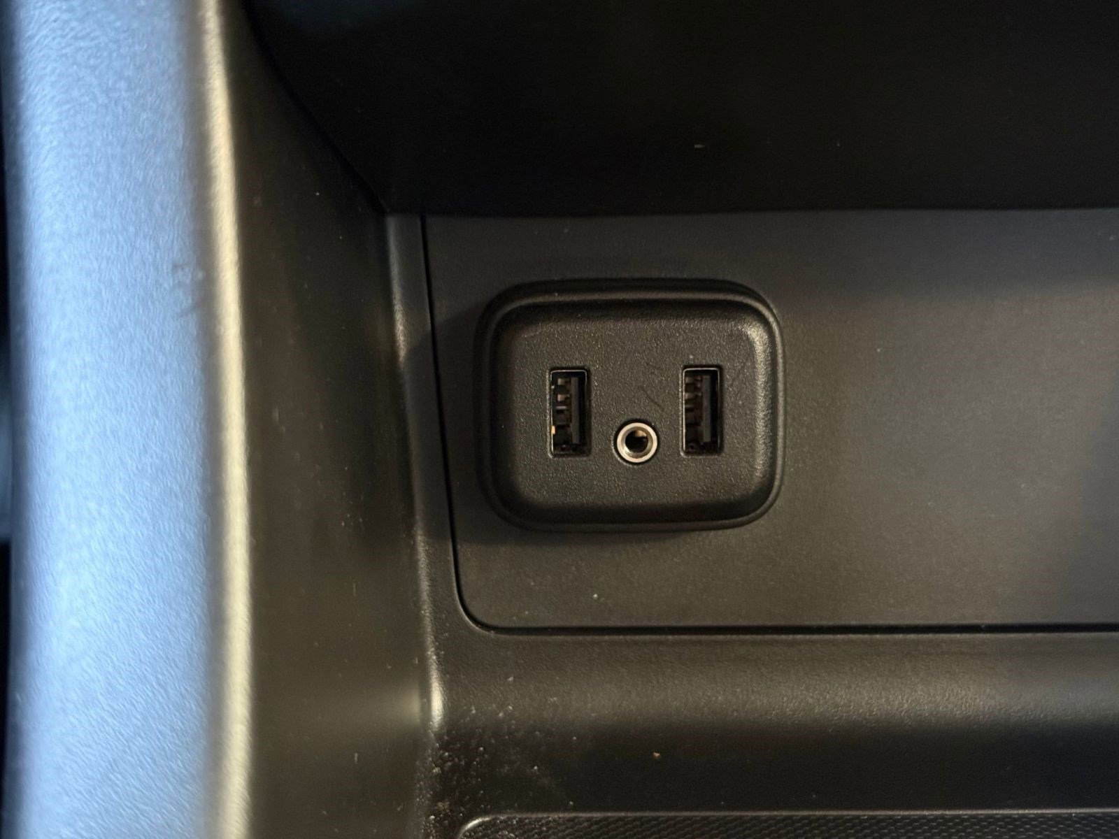 Used 2022 Chevrolet Colorado LT w/ LT Convenience Package image 29