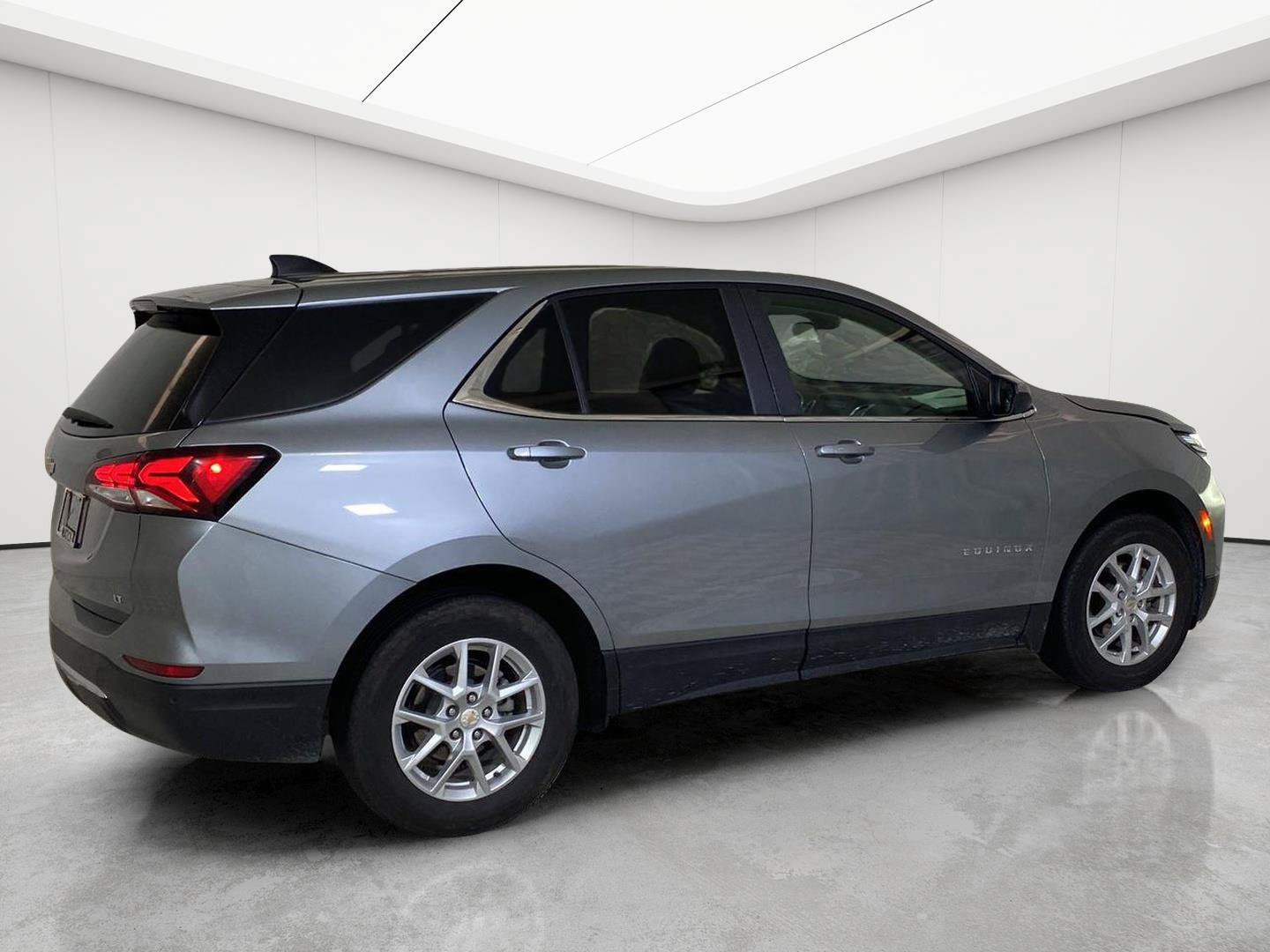 Used 2024 Chevrolet Equinox LT w/ LPO, Floor Liner Package FWD image 10