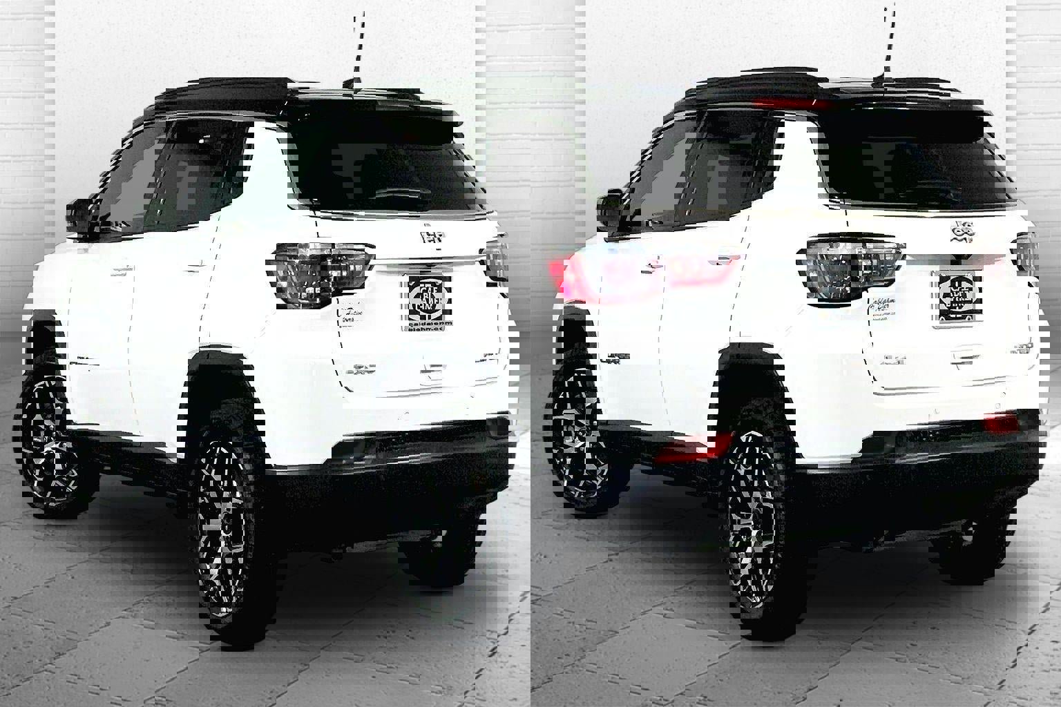 Used 2025 Jeep Compass Limited image 11