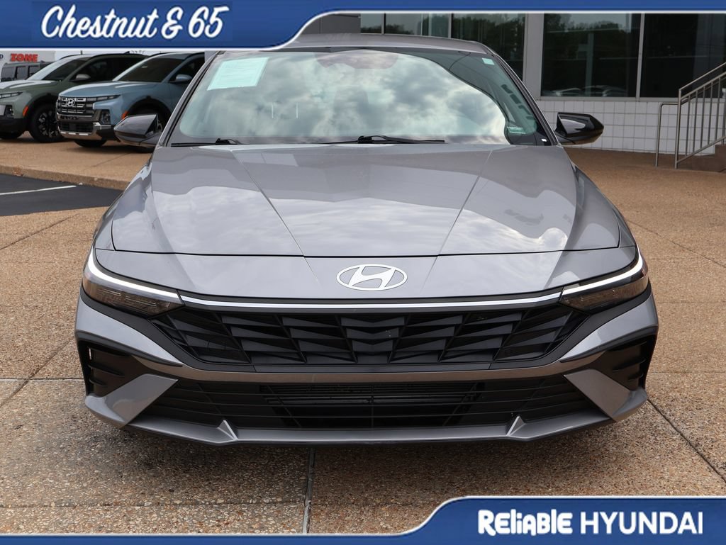 Certified 2025 Hyundai Elantra Sport w/ Cargo Package FWD image 8