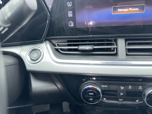 Used 2025 Chevrolet Trax LT w/ LT Convenience Package image 40