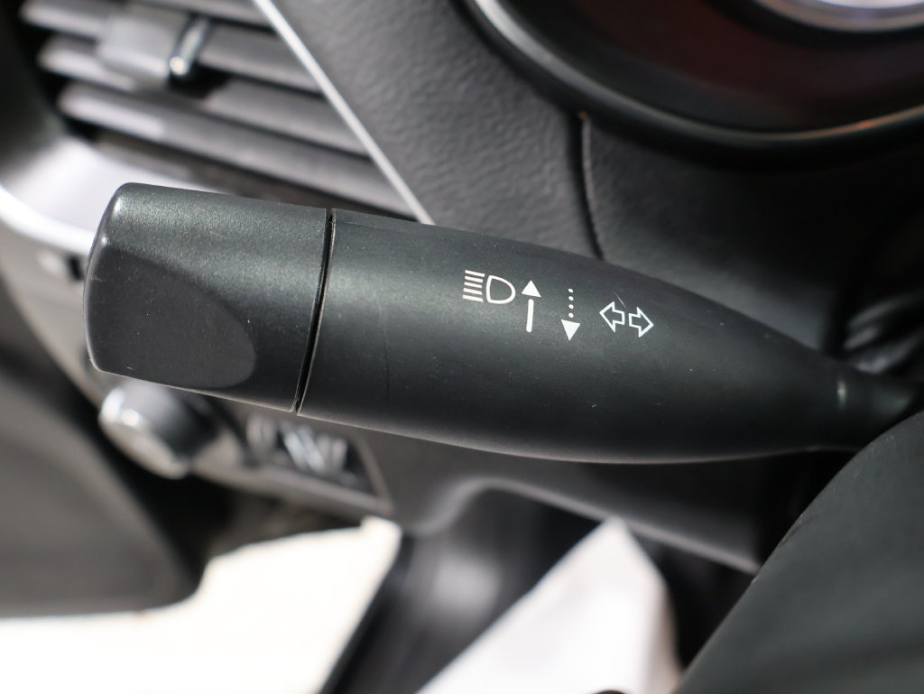 Used 2021 Jeep Cherokee Trailhawk AWD/4WD image 39