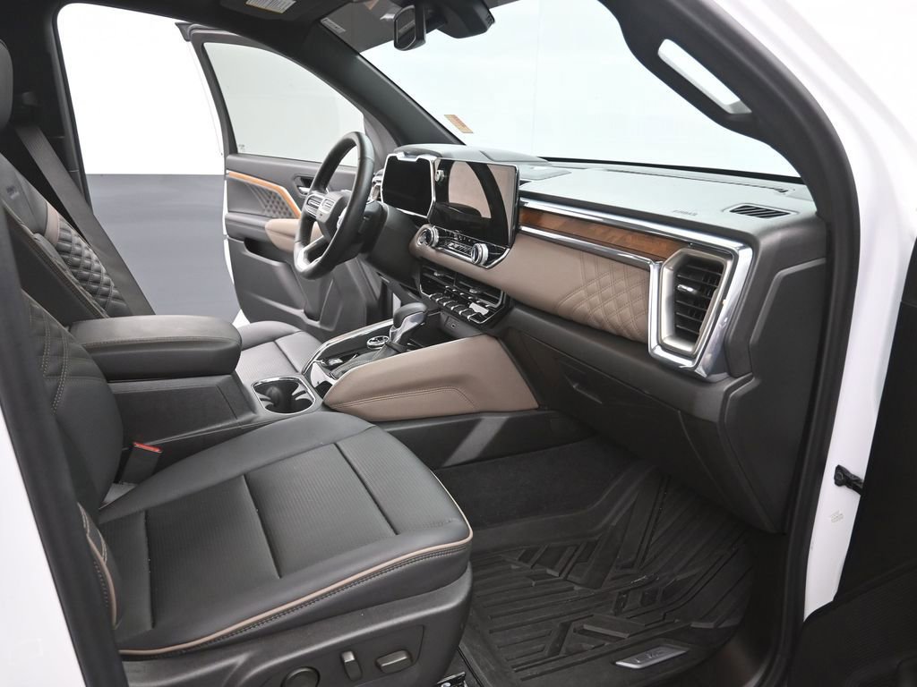 Used 2024 GMC Canyon Denali image 27