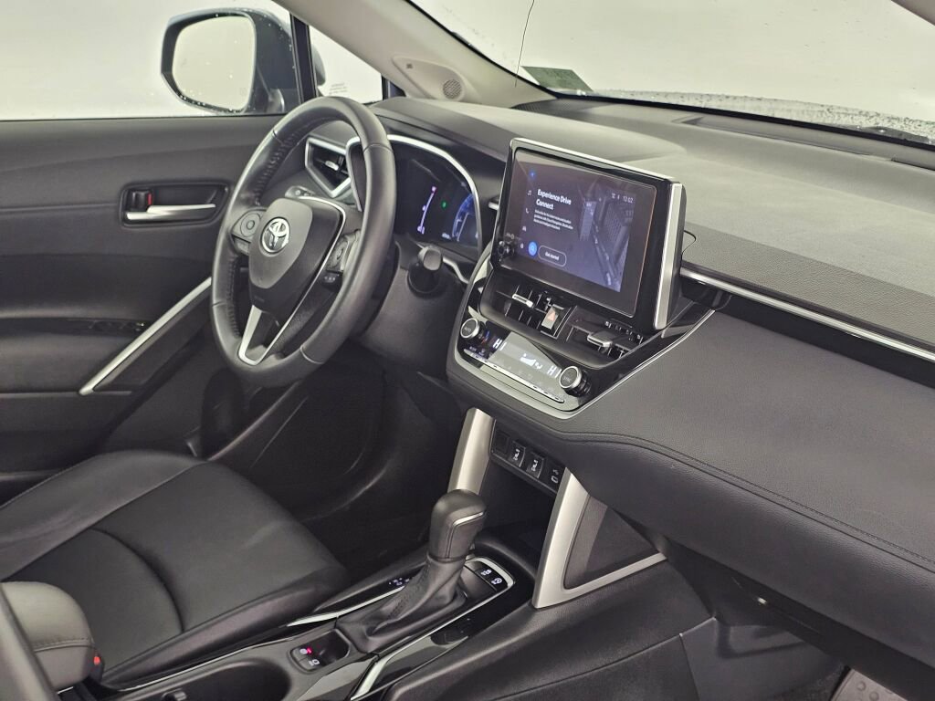 Used 2023 Toyota Corolla Cross XLE w/ Convenience Package image 38