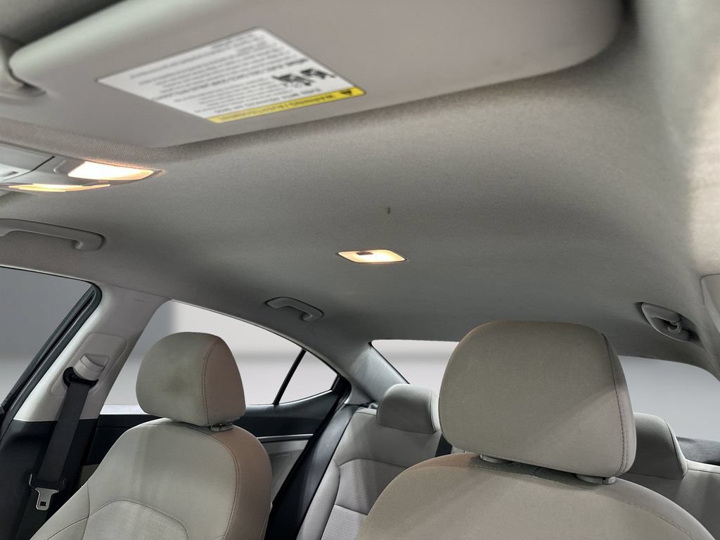 Used 2017 Hyundai Elantra SE FWD image 17