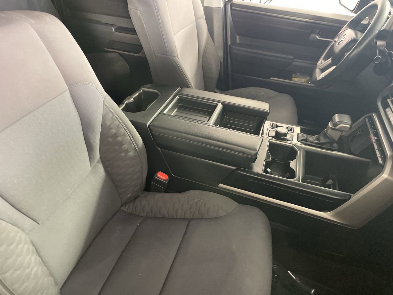 Used 2022 Toyota Tundra SR5 w/ SR5 Convenience Package AWD/4WD image 24