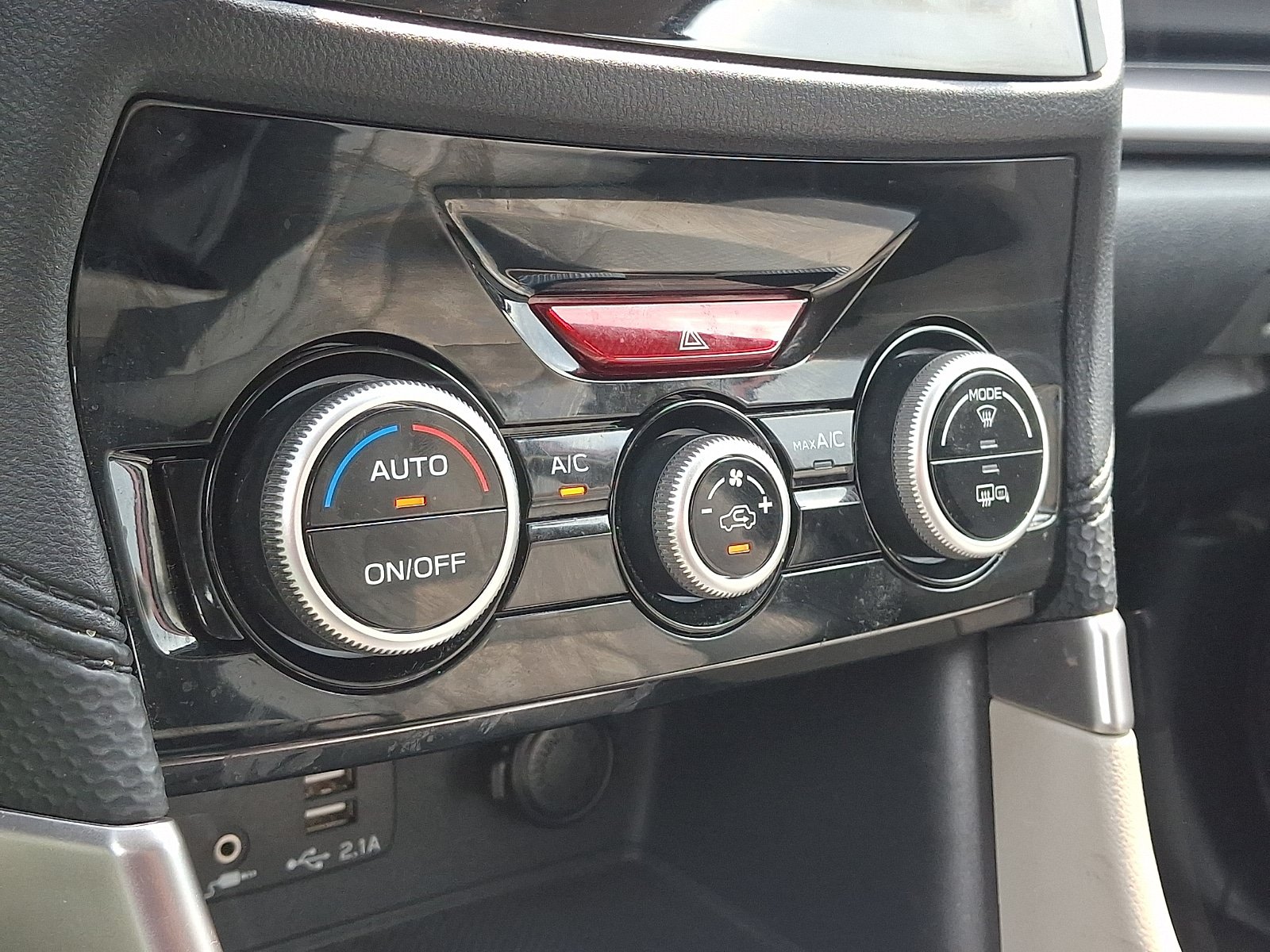 Used 2019 Subaru Forester Premium AWD/4WD image 17
