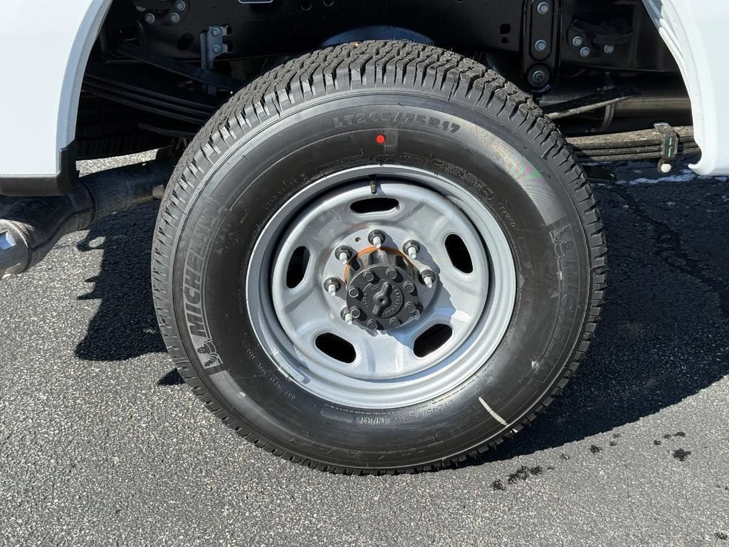 New 2026 Ford F350 XL w/ XL Chrome Package AWD/4WD image 4