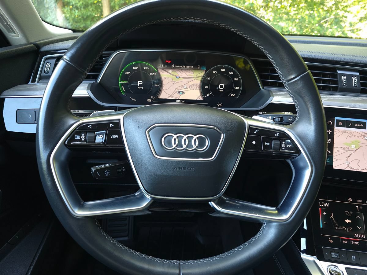 Used 2024 Audi Q8 e-tron Premium AWD/4WD image 29