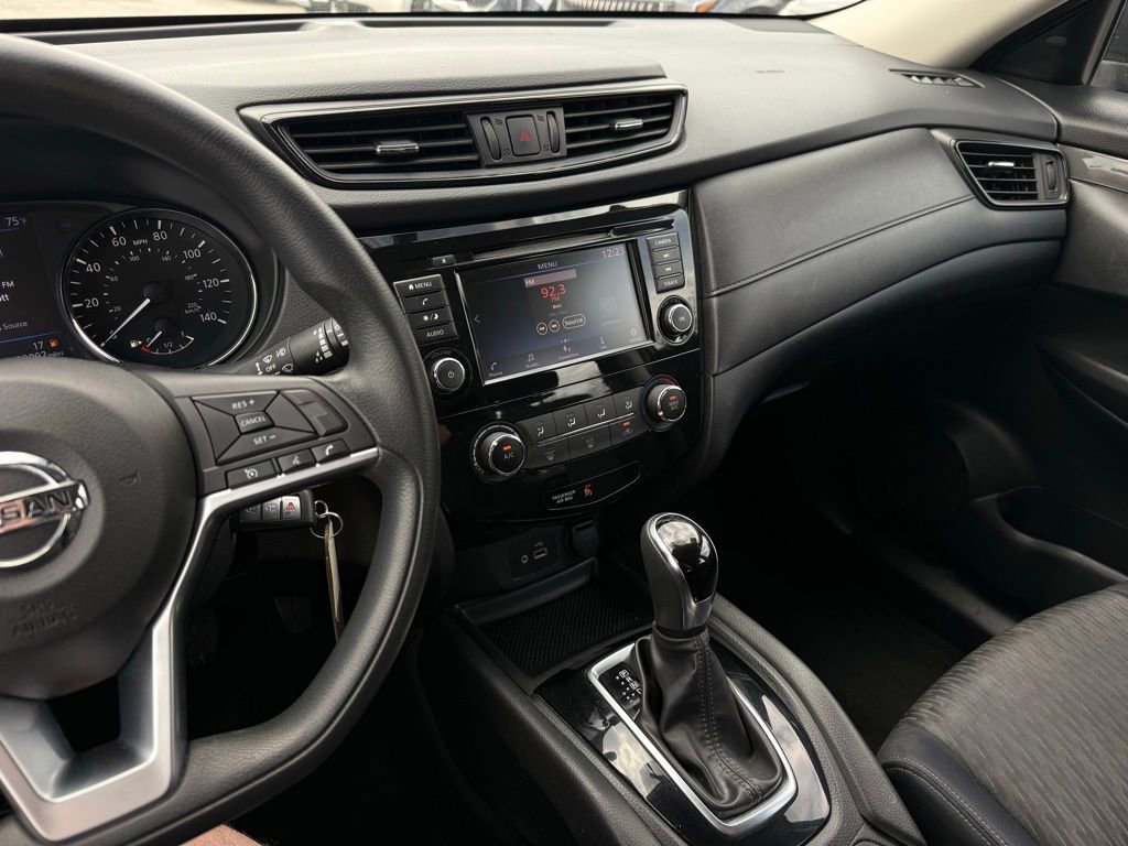Used 2018 Nissan Rogue S image 34