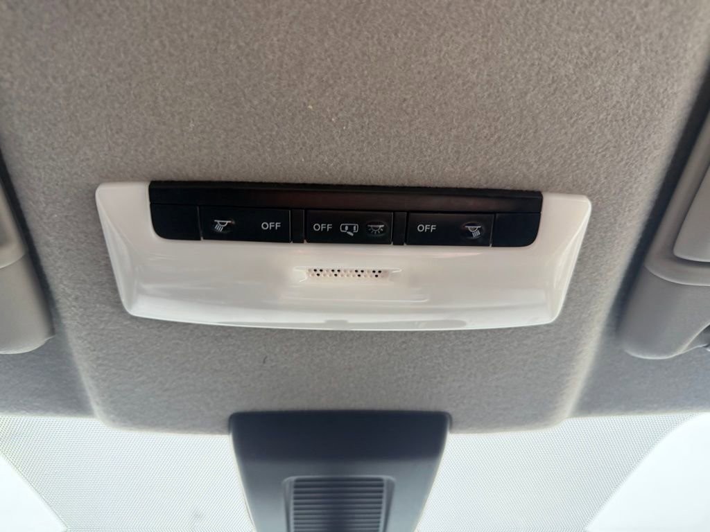 Used 2020 Nissan Kicks SV FWD image 20