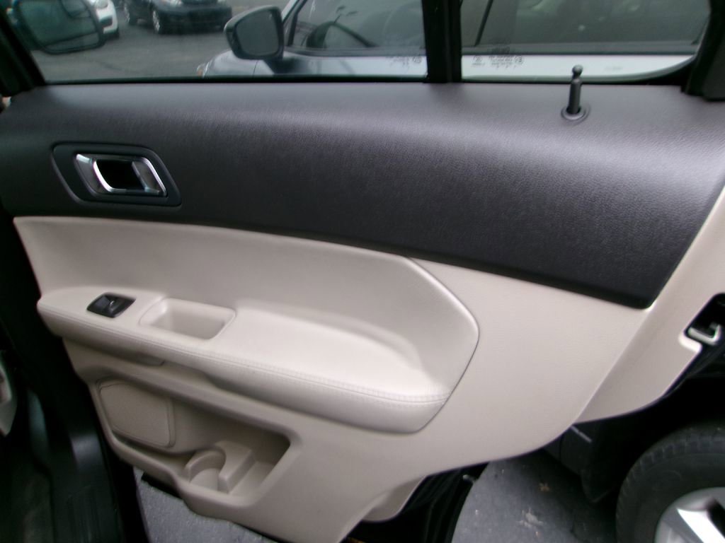 Used 2015 Ford Explorer 4WD image 14
