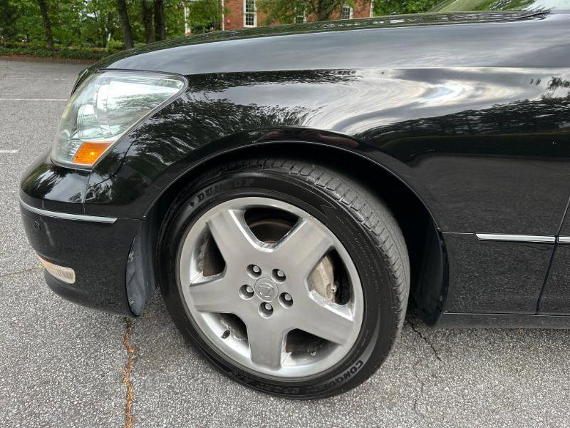 Used 2005 Lexus LS 430 RWD image 3