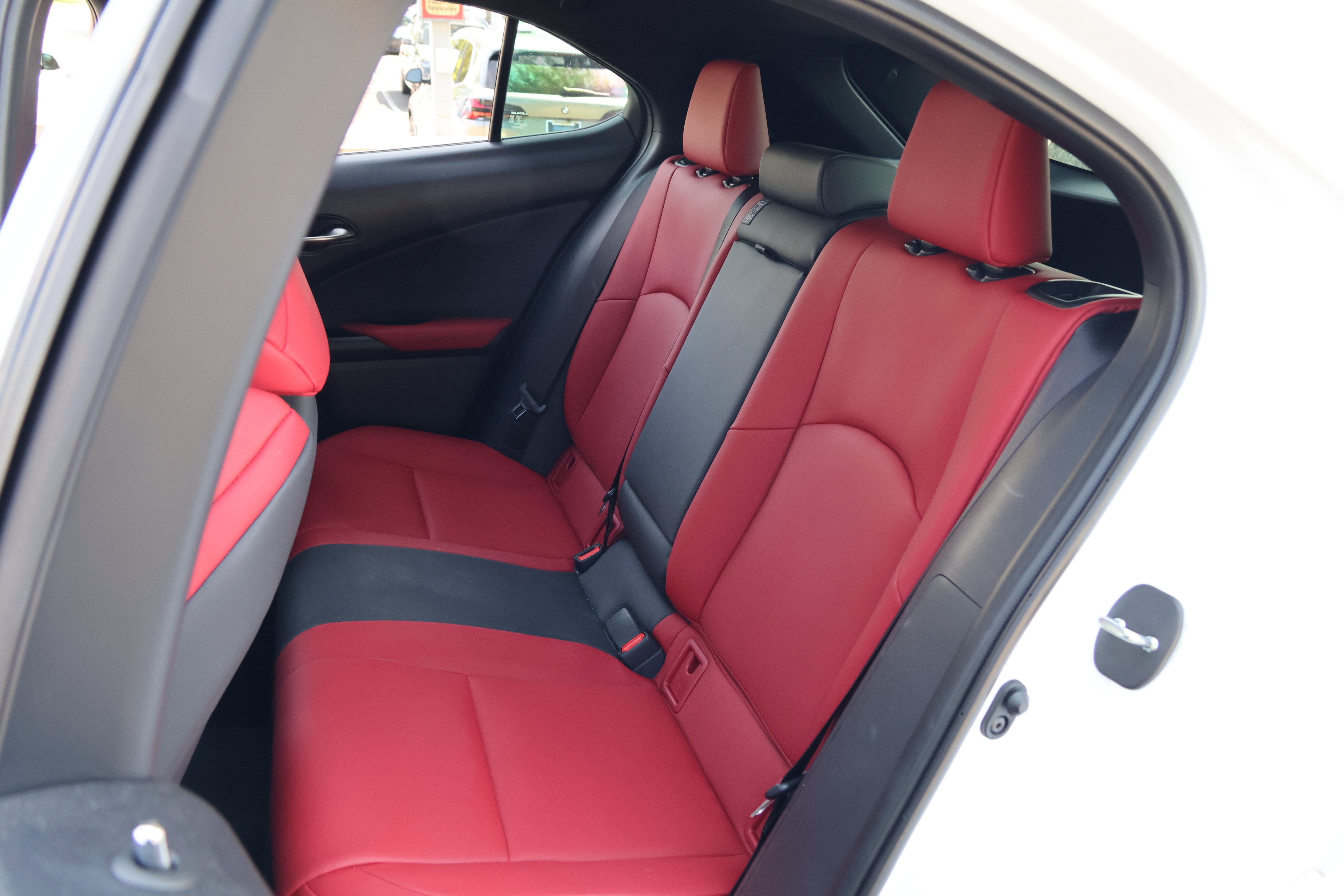 Used 2023 Lexus UX 250h F Sport FWD image 37