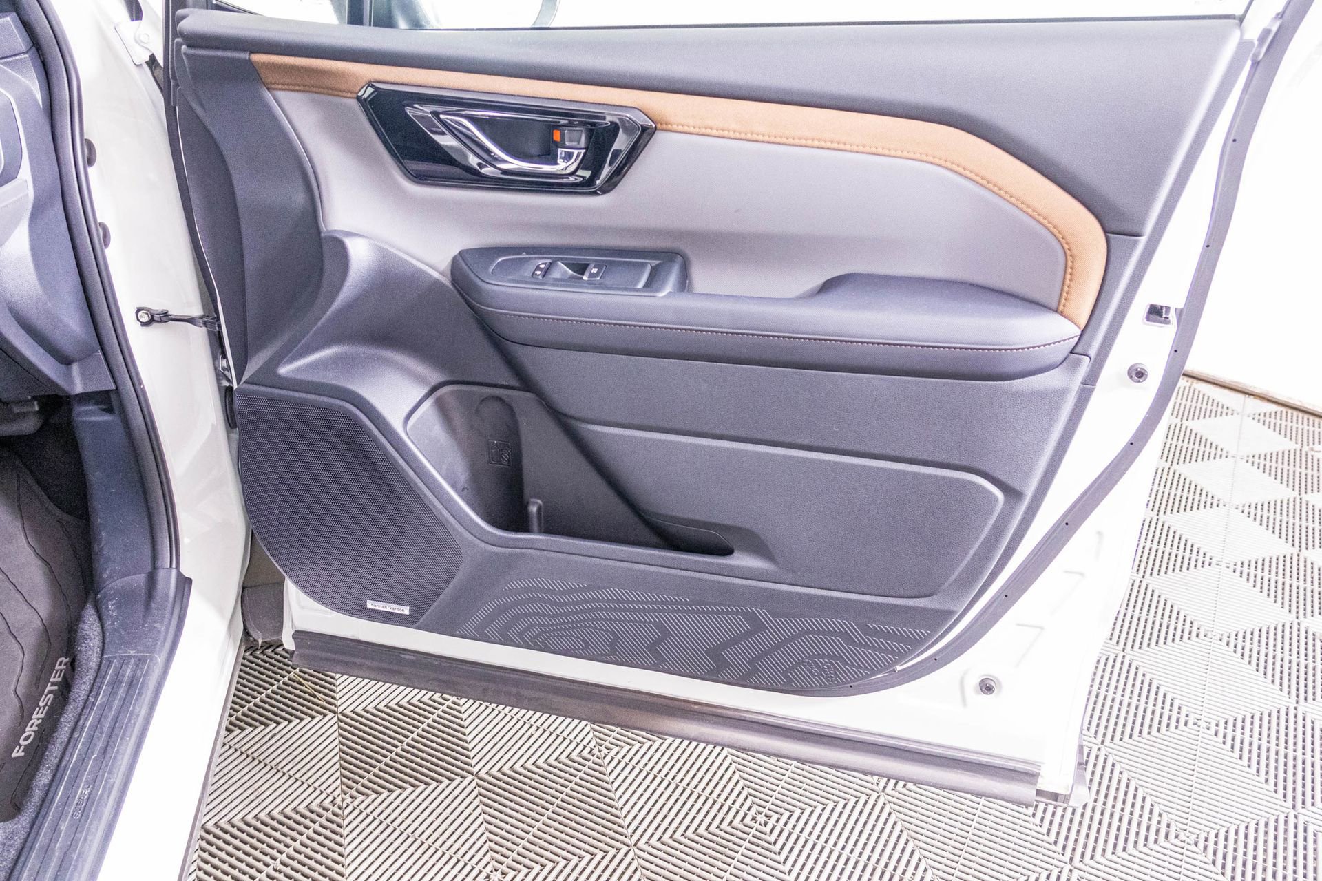 Used 2025 Subaru Forester Sport image 37