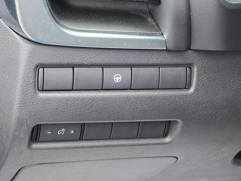Used 2021 Nissan Rogue SV FWD image 8