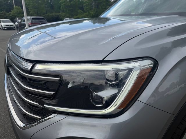 Used 2025 Volkswagen Atlas SE FWD image 9