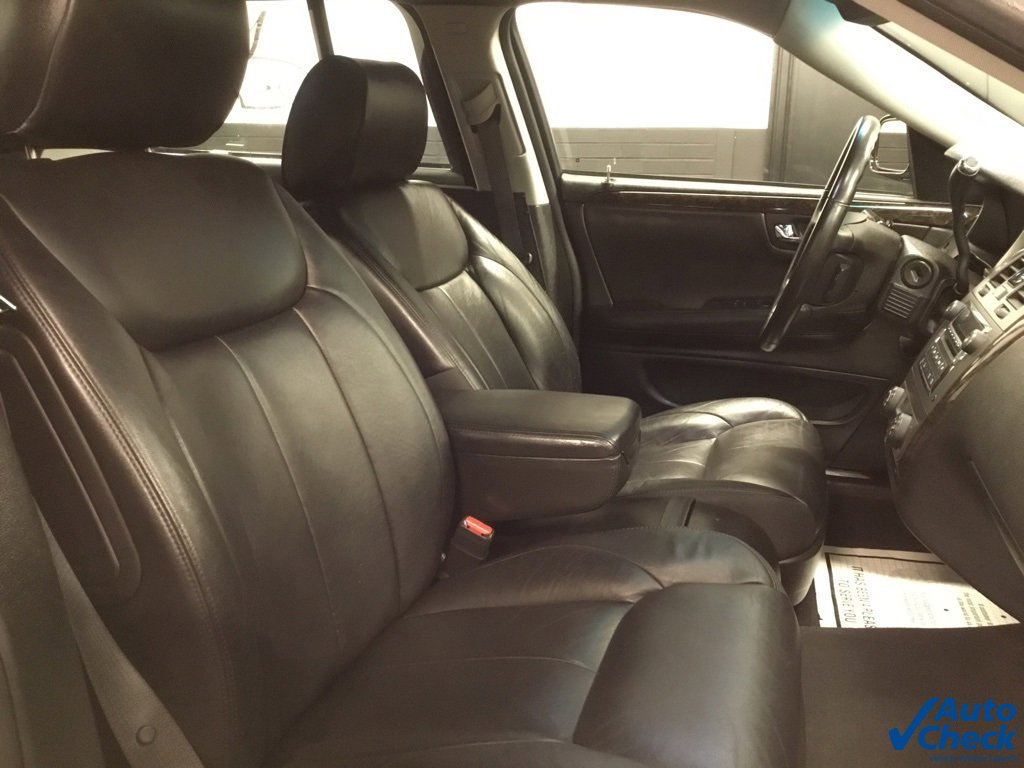 Used 2011 Cadillac DTS Limousine image 32