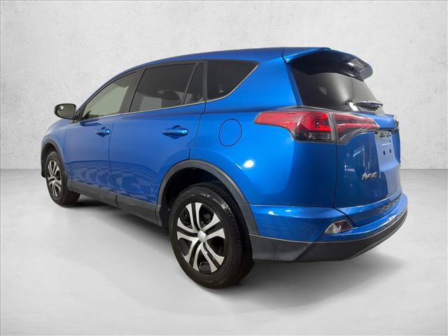 Used 2018 Toyota RAV4 LE AWD/4WD image 5