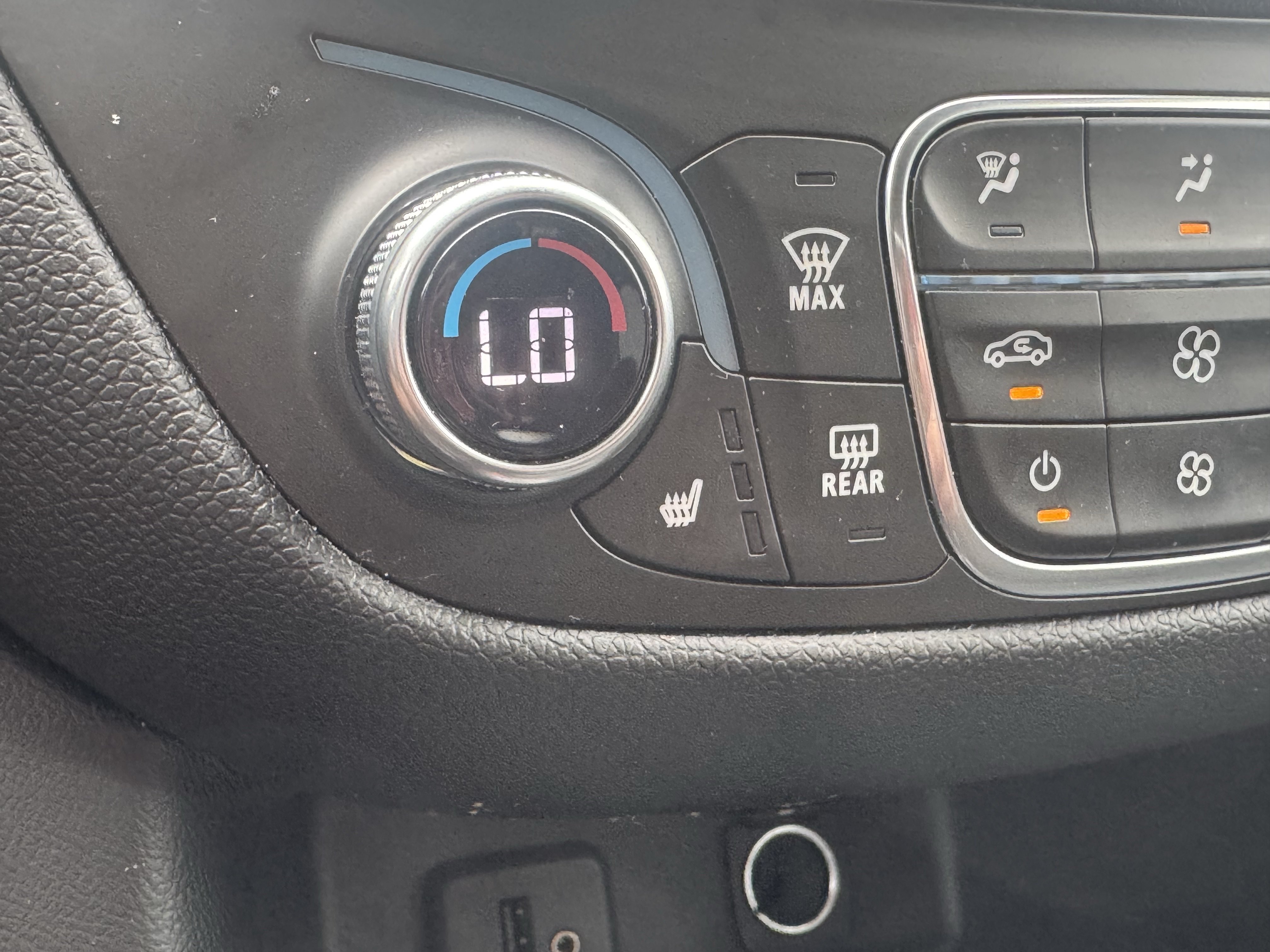 Used 2018 Chevrolet Equinox LT AWD/4WD image 27