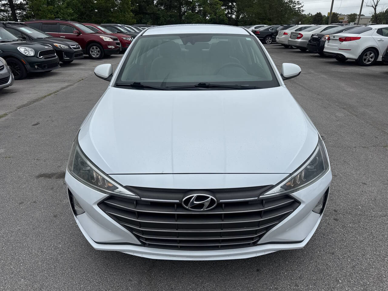 Used 2020 Hyundai Elantra SE FWD image 2