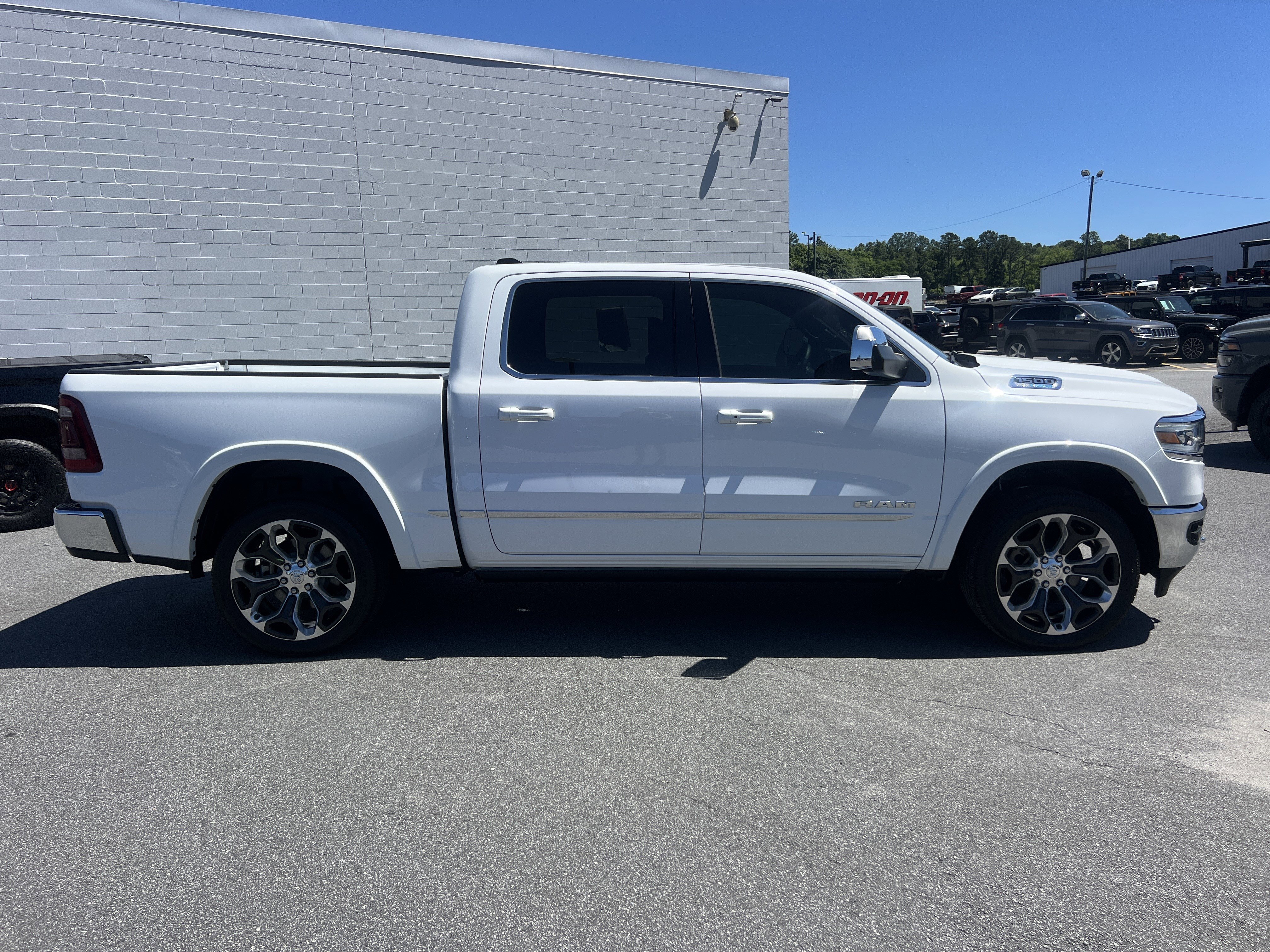 Used 2023 RAM 1500 Limited AWD/4WD image 9