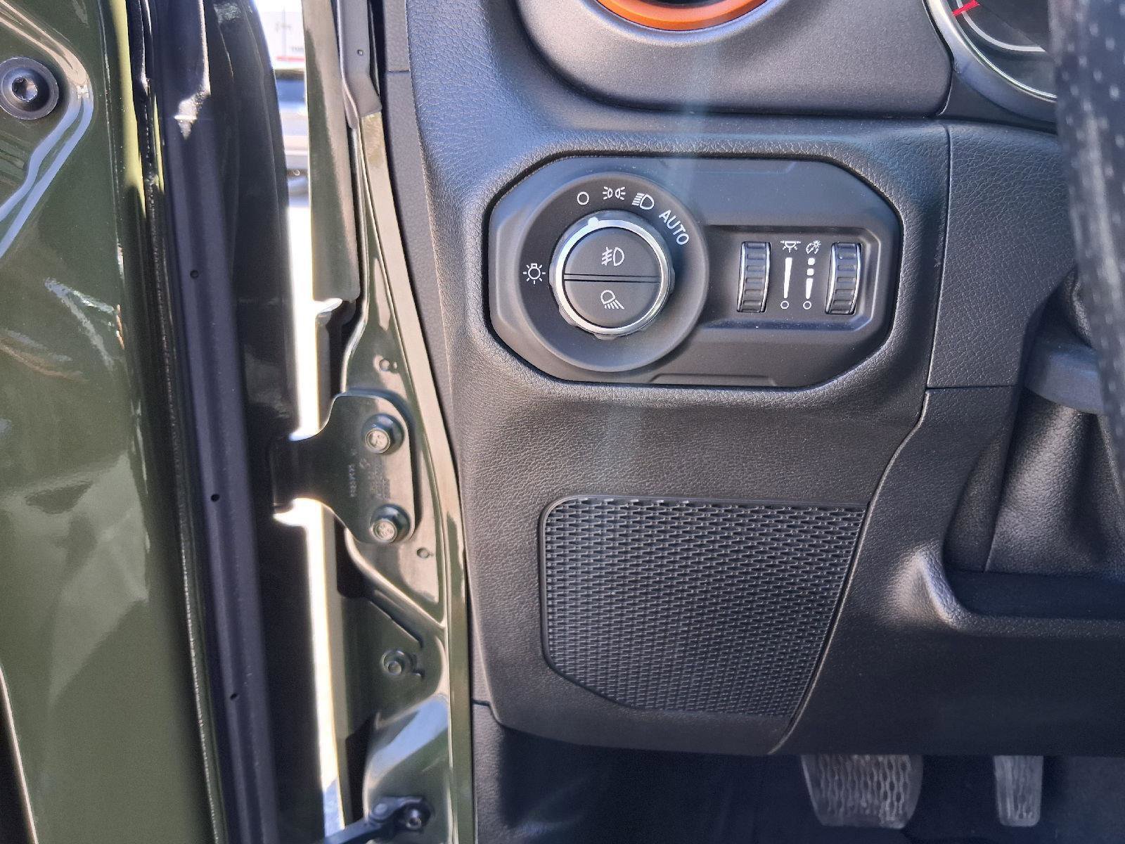 Used 2021 Jeep Gladiator Mojave w/ LED Lighting Group image 12