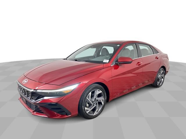 Used 2025 Hyundai Elantra SEL FWD image 4