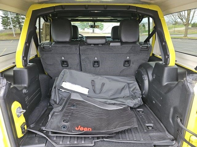 Used 2023 Jeep Wrangler Sahara w/ Cold Weather Group image 18