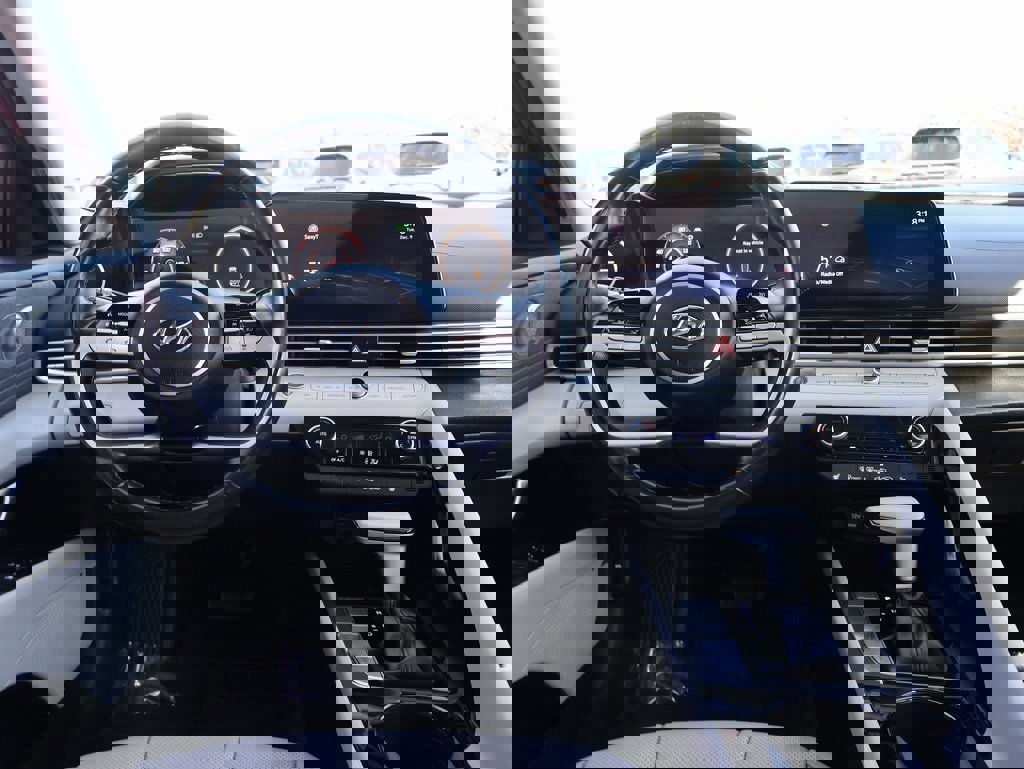 Certified 2022 Hyundai Elantra Limited image 19