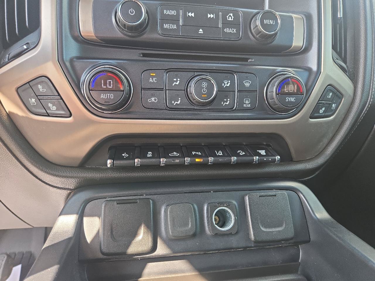 Used 2018 GMC Sierra 2500 Denali w/ Duramax Plus Package AWD/4WD image 14
